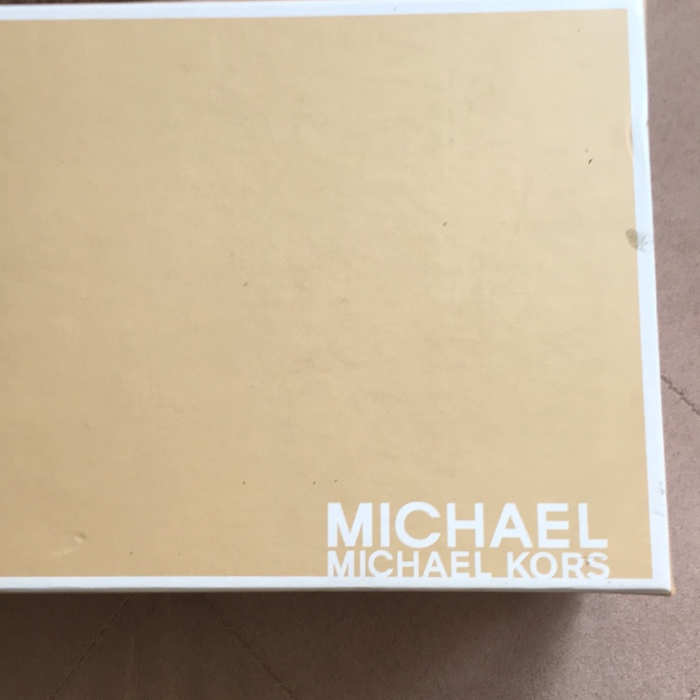 Michael Kors shoes - Picture 8 of 8